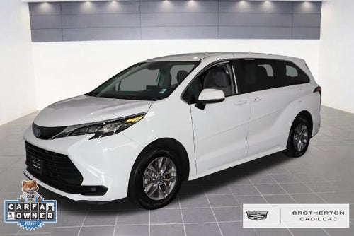 2024 Toyota Sienna LE
