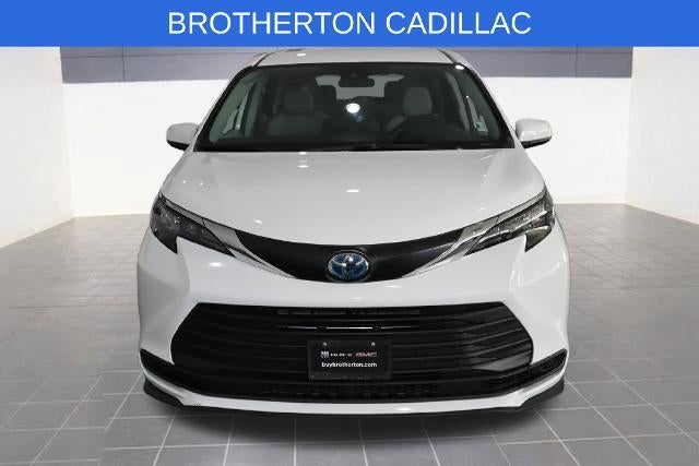 2024 Toyota Sienna LE