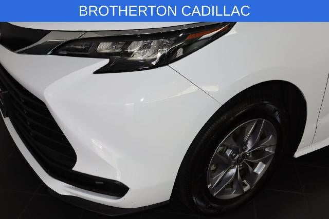 2024 Toyota Sienna LE