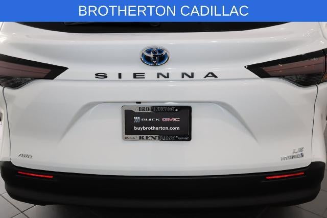 2024 Toyota Sienna LE