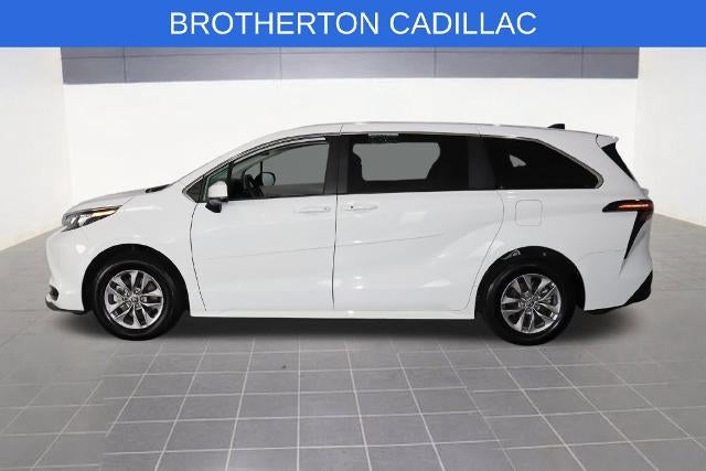 2024 Toyota Sienna LE