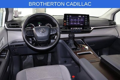 2024 Toyota Sienna LE