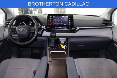 2024 Toyota Sienna LE