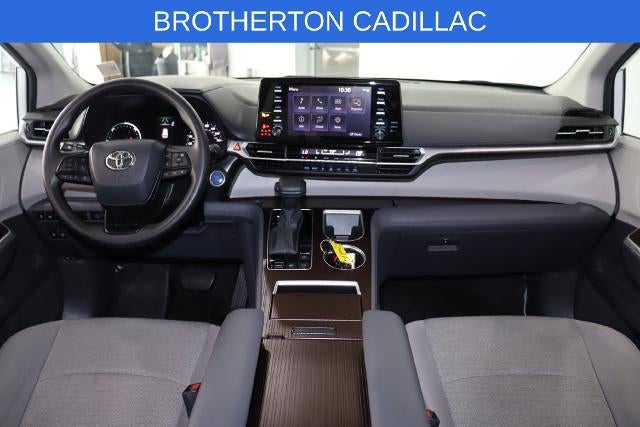 2024 Toyota Sienna LE