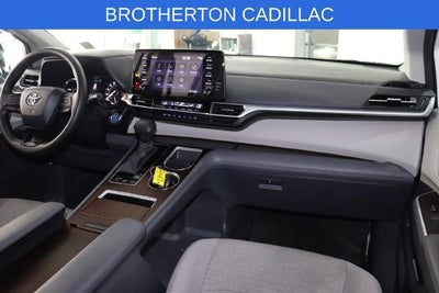 2024 Toyota Sienna LE