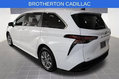 2024 Toyota Sienna LE