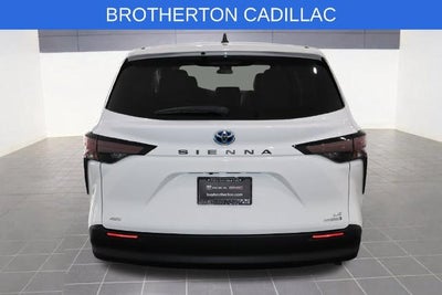 2024 Toyota Sienna LE