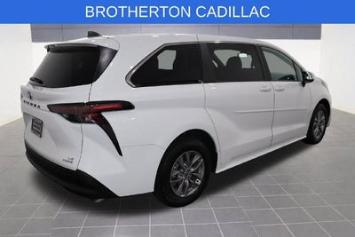 2024 Toyota Sienna LE
