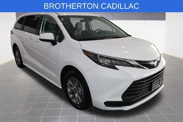 2024 Toyota Sienna LE