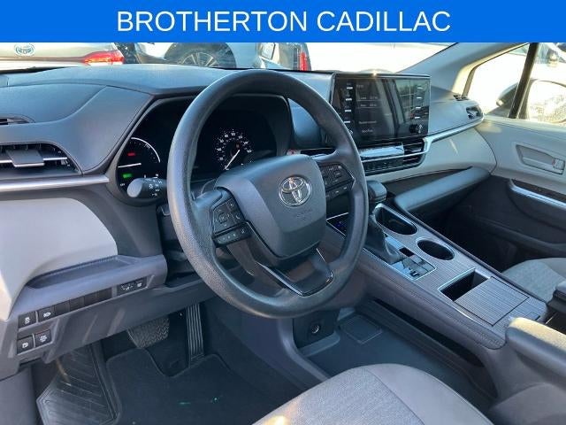 2024 Toyota Sienna LE