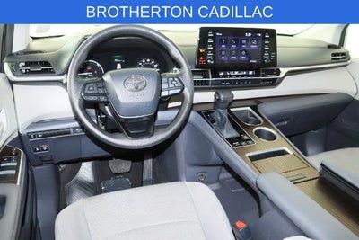 2024 Toyota Sienna LE