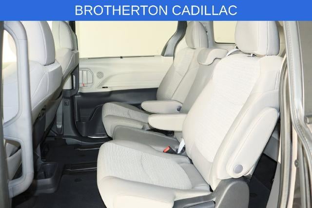 2024 Toyota Sienna LE