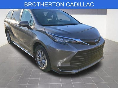 2024 Toyota Sienna LE
