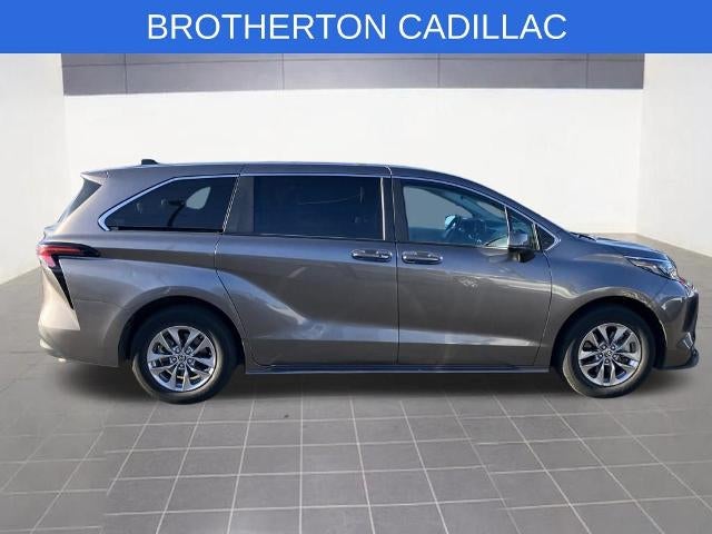 2024 Toyota Sienna LE