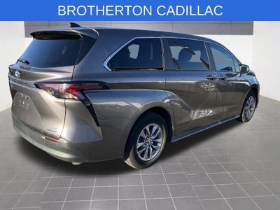 2024 Toyota Sienna LE