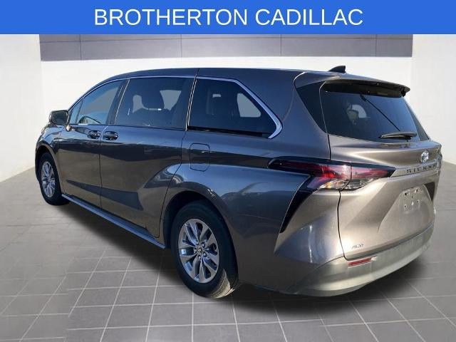 2024 Toyota Sienna LE
