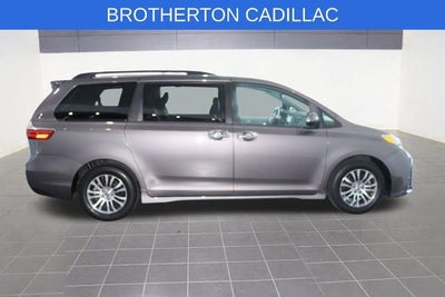 2020 Toyota Sienna XLE Auto Access Seat