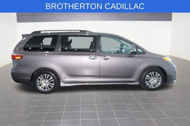 2020 Toyota Sienna XLE Auto Access Seat