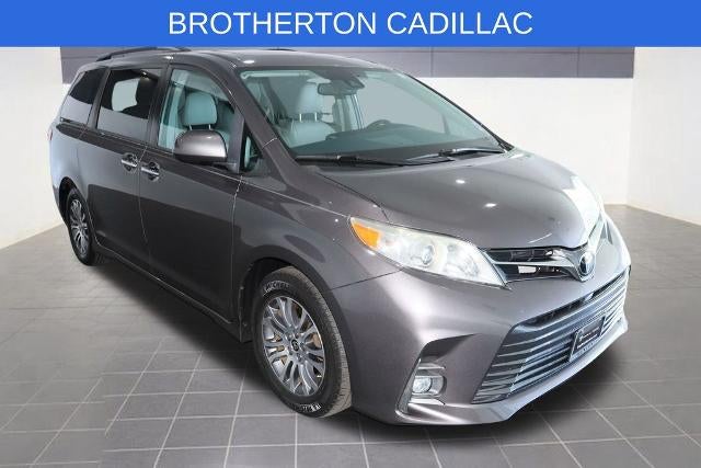 2020 Toyota Sienna XLE Auto Access Seat