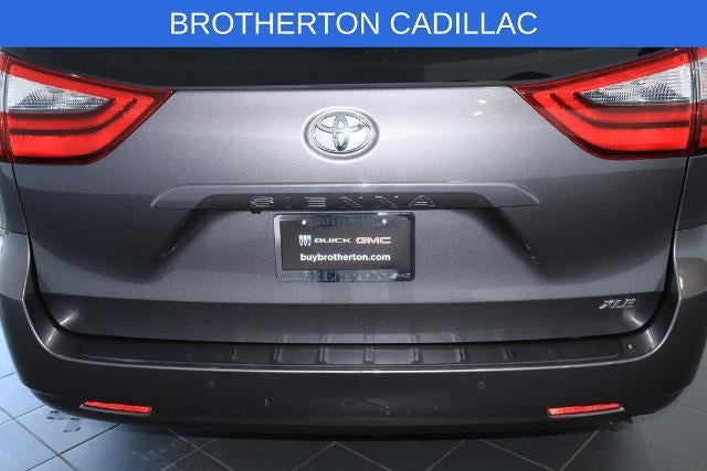 2020 Toyota Sienna XLE Auto Access Seat