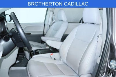 2020 Toyota Sienna XLE Auto Access Seat