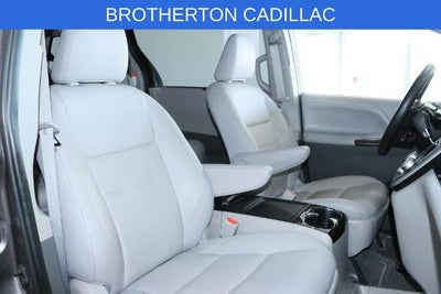 2020 Toyota Sienna XLE Auto Access Seat