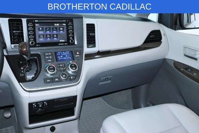 2020 Toyota Sienna XLE Auto Access Seat