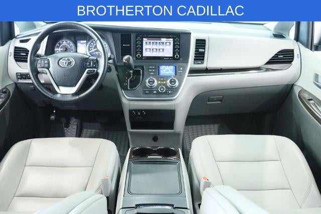2020 Toyota Sienna XLE Auto Access Seat