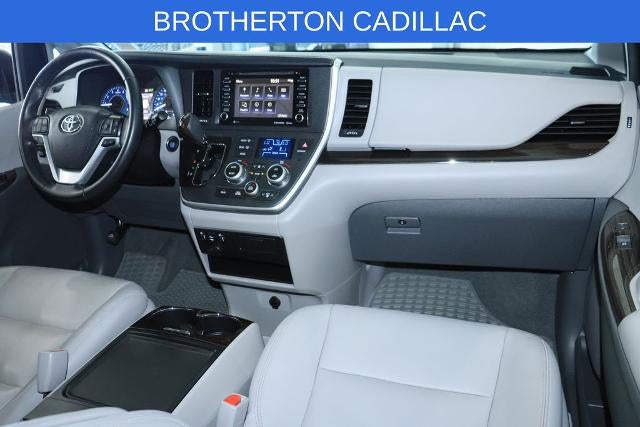 2020 Toyota Sienna XLE Auto Access Seat