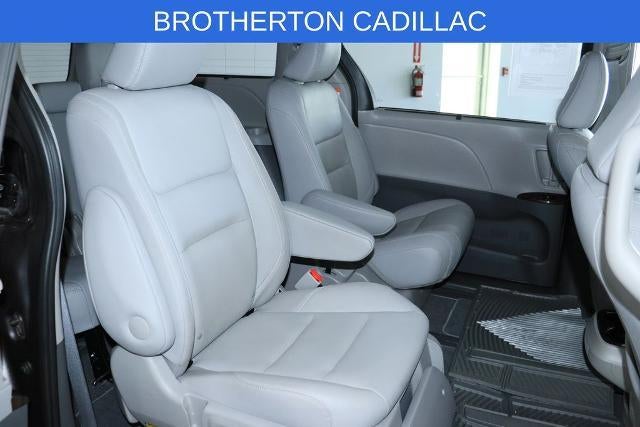 2020 Toyota Sienna XLE Auto Access Seat