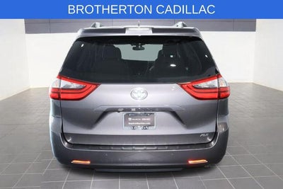 2020 Toyota Sienna XLE Auto Access Seat