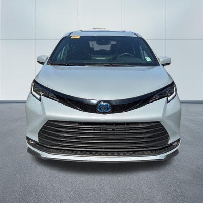 2025 Toyota Sienna Woodland Edition
