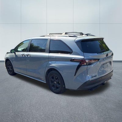 2025 Toyota Sienna Woodland Edition