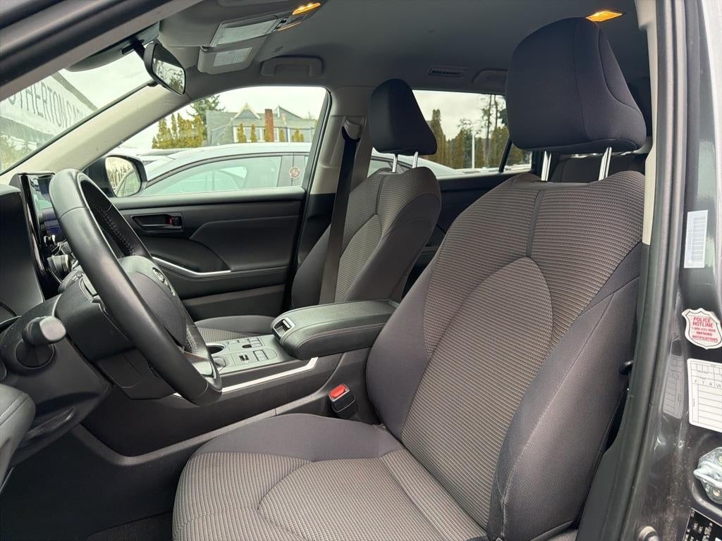 2024 Toyota Highlander LE