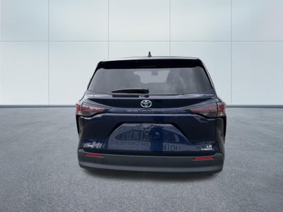 2024 Toyota Sienna LE AWD