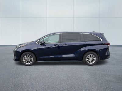 2024 Toyota Sienna LE AWD