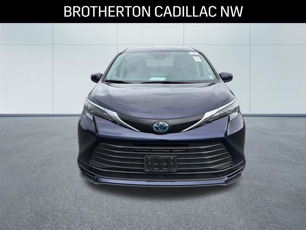 2024 Toyota Sienna LE AWD