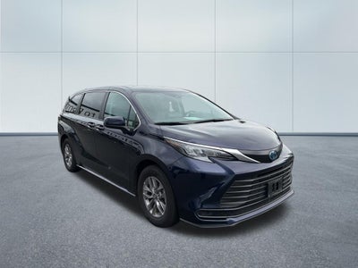 2024 Toyota Sienna LE AWD