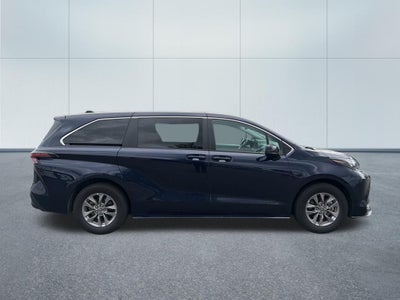 2024 Toyota Sienna LE AWD