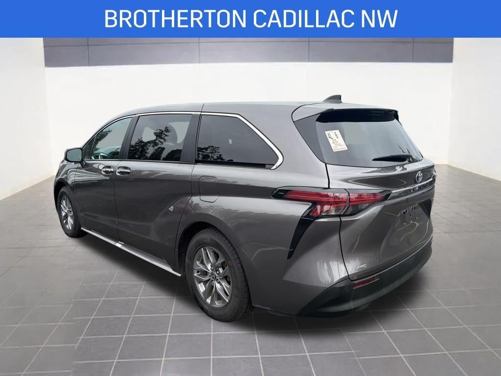 2022 Toyota Sienna XLE