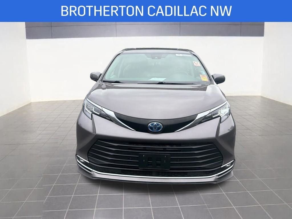 2022 Toyota Sienna XLE