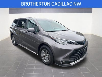 2022 Toyota Sienna XLE
