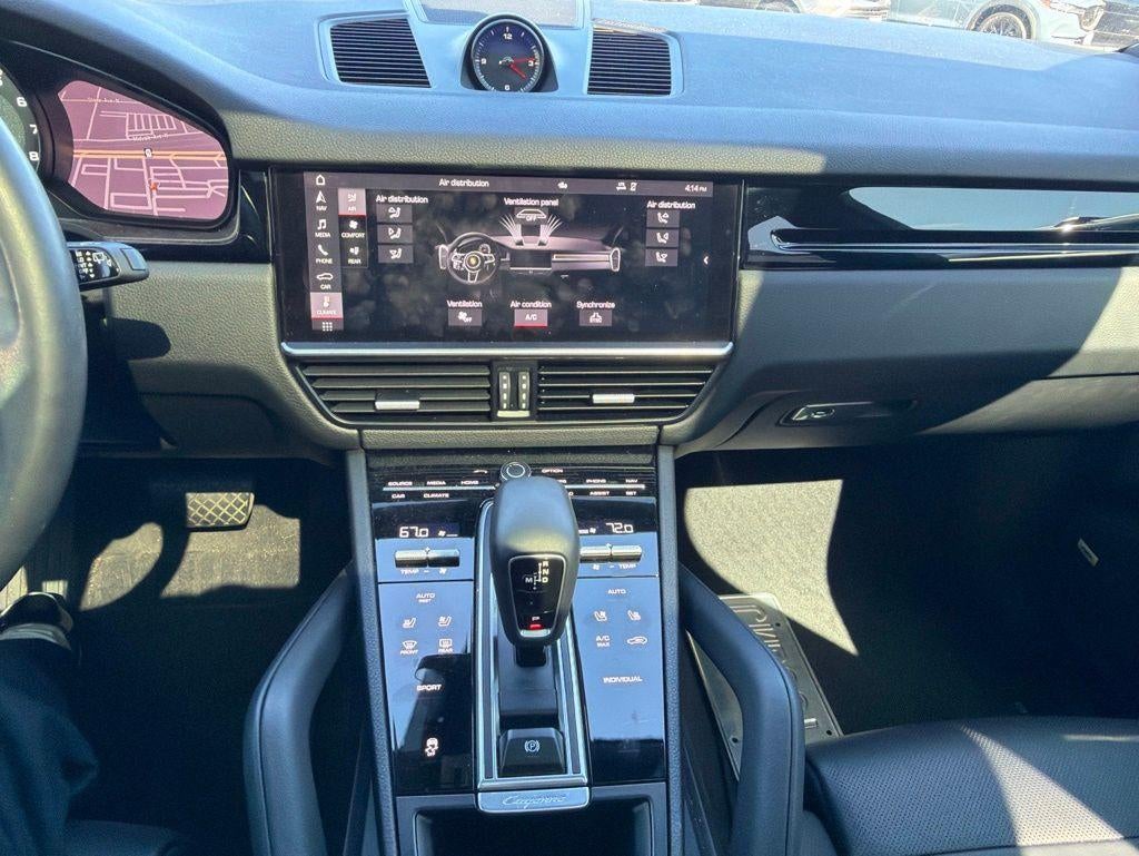 2021 Porsche Cayenne Base