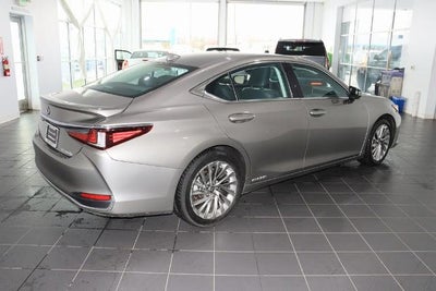2021 Lexus ES 300h Luxury