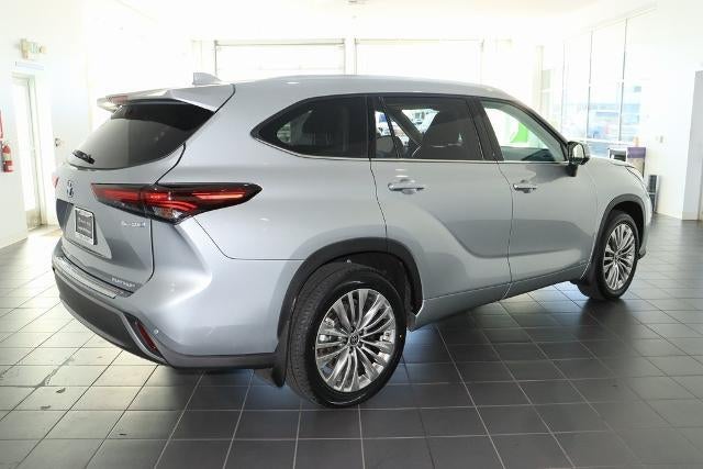 2024 Toyota Highlander Hybrid Platinum