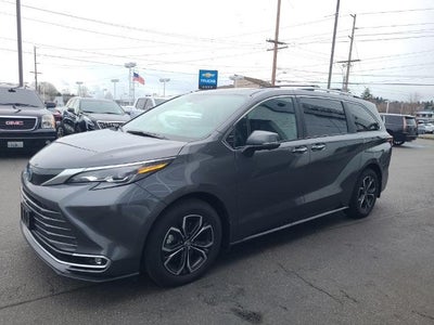 2025 Toyota Sienna Platinum