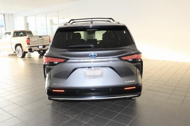 2025 Toyota Sienna Platinum