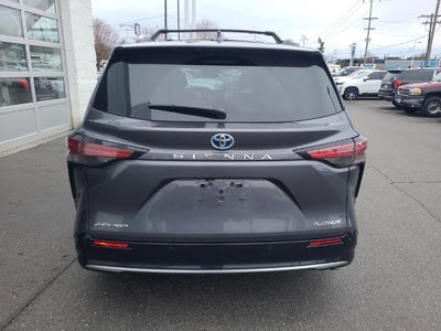 2025 Toyota Sienna Platinum