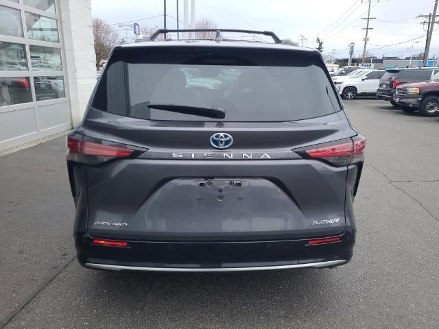 2025 Toyota Sienna Platinum