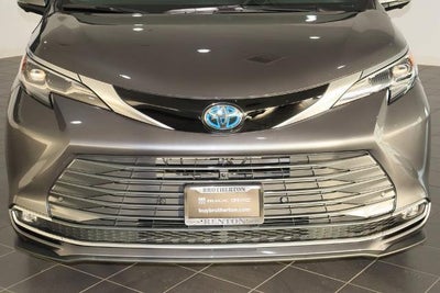 2025 Toyota Sienna Platinum
